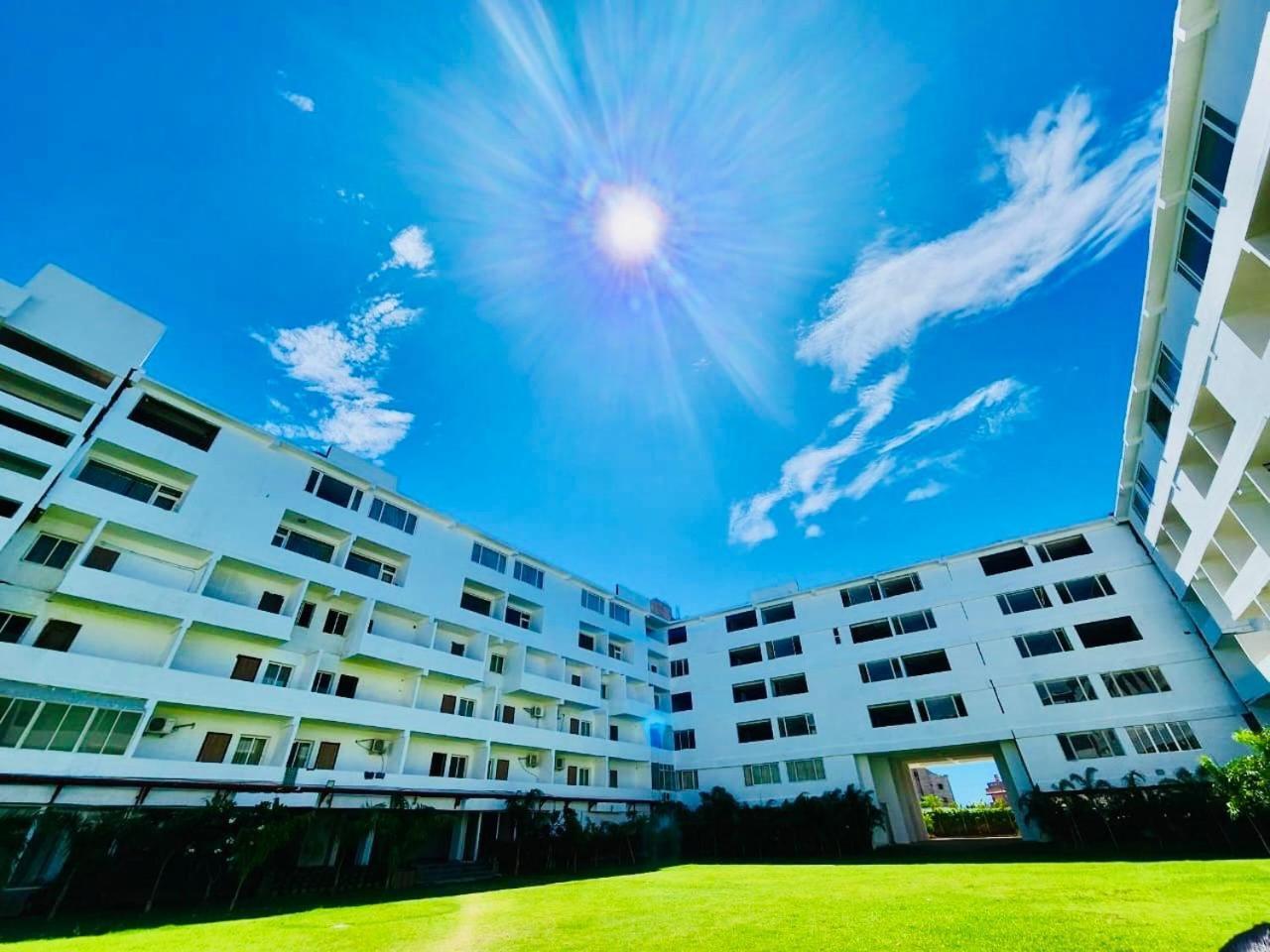 Seven Hills Hotel Puri Esterno foto